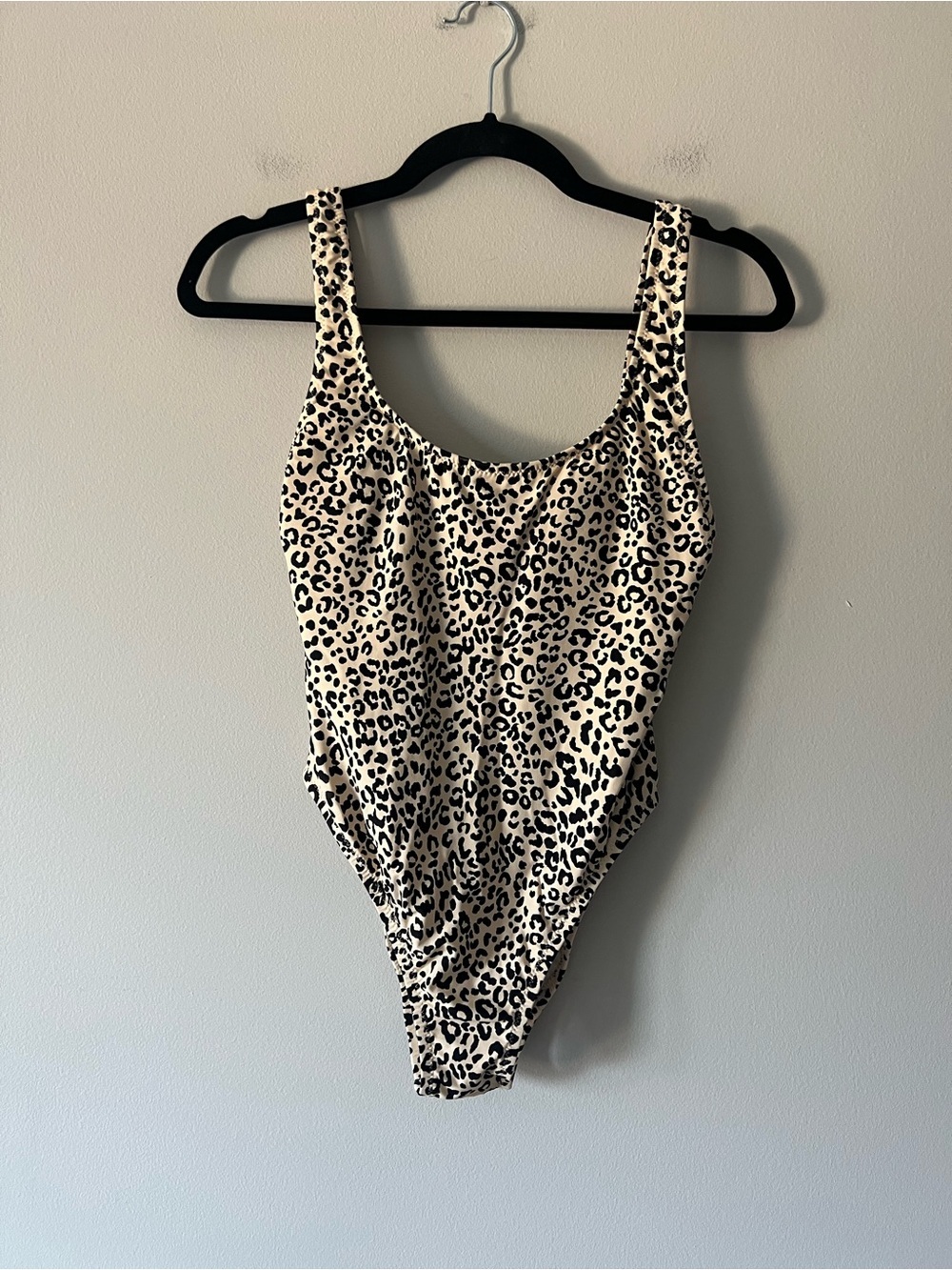 GAP Leopard Print One Piece Swimsuit Medium Scoop Back Animal Print